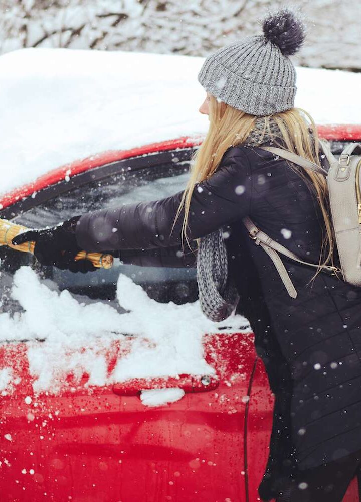 What To Keep In Your Car During The Winter