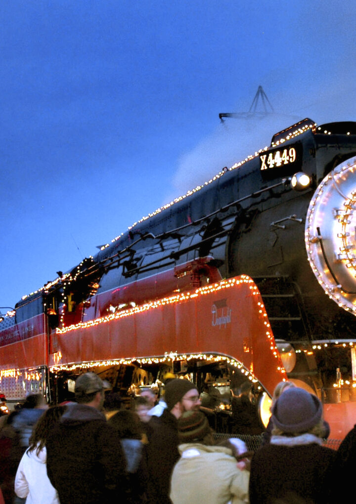 The Top 5 Holiday Train Rides In Oregon 