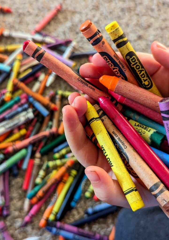 7 Unique Creations From Broken Crayons